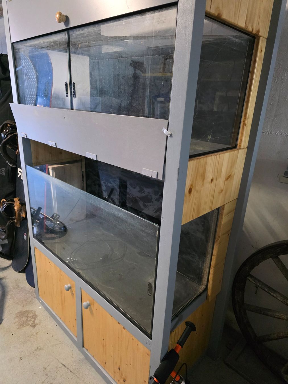 Acquari: Aquarium Turm – Usato da Triengen venduto da Pii-Ke 1