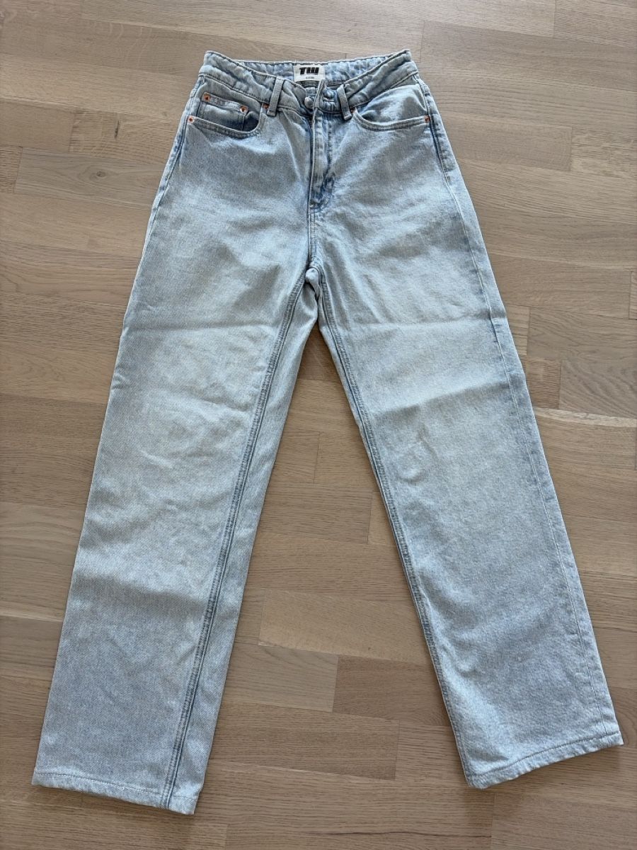 Tally Weijl Jeans: Jeans TW hellblau Grösse 34 – D'occasion à Au ZH par eac_gm25