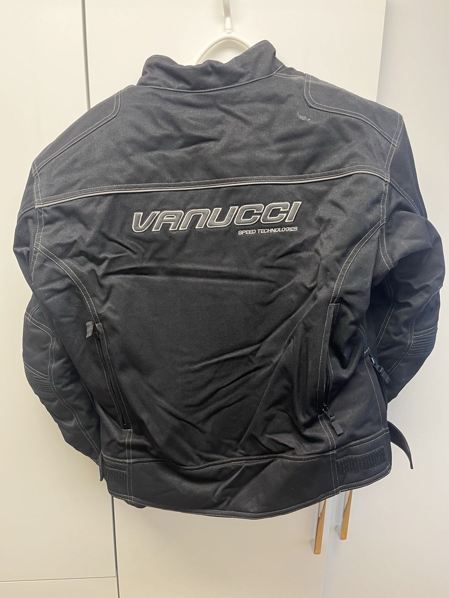 Vanucci Giacche: Vanucci Motorradjacke Gr. 52 Schwarz Neu!!! – Nuovo e nell'imballaggio originale da Rorschacherberg venduto da zse_r8tz 1