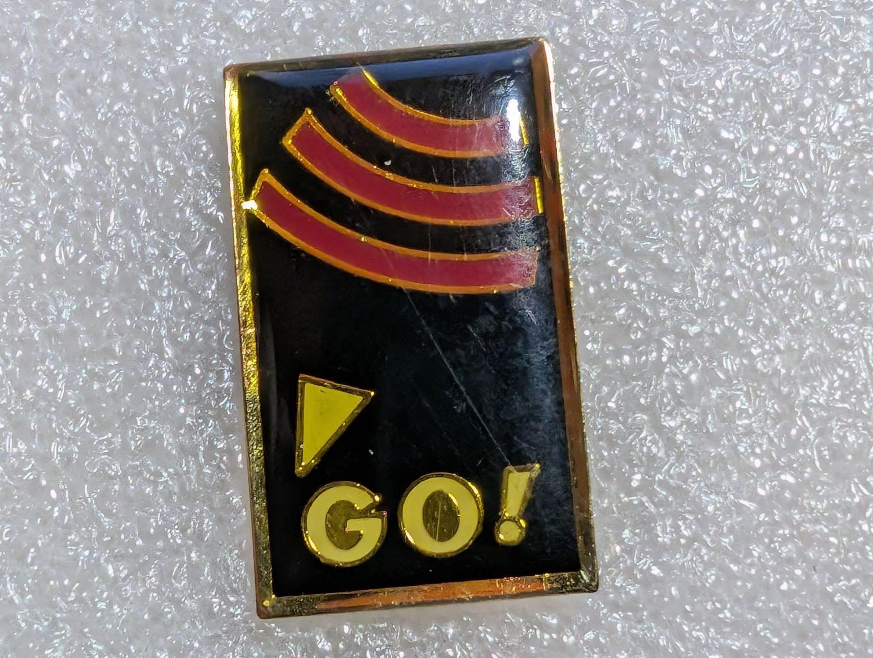 Plaquettes & Badges: Ansteckpin 257: Go – D'occasion à Oppligen par Pin-Fall-Shop