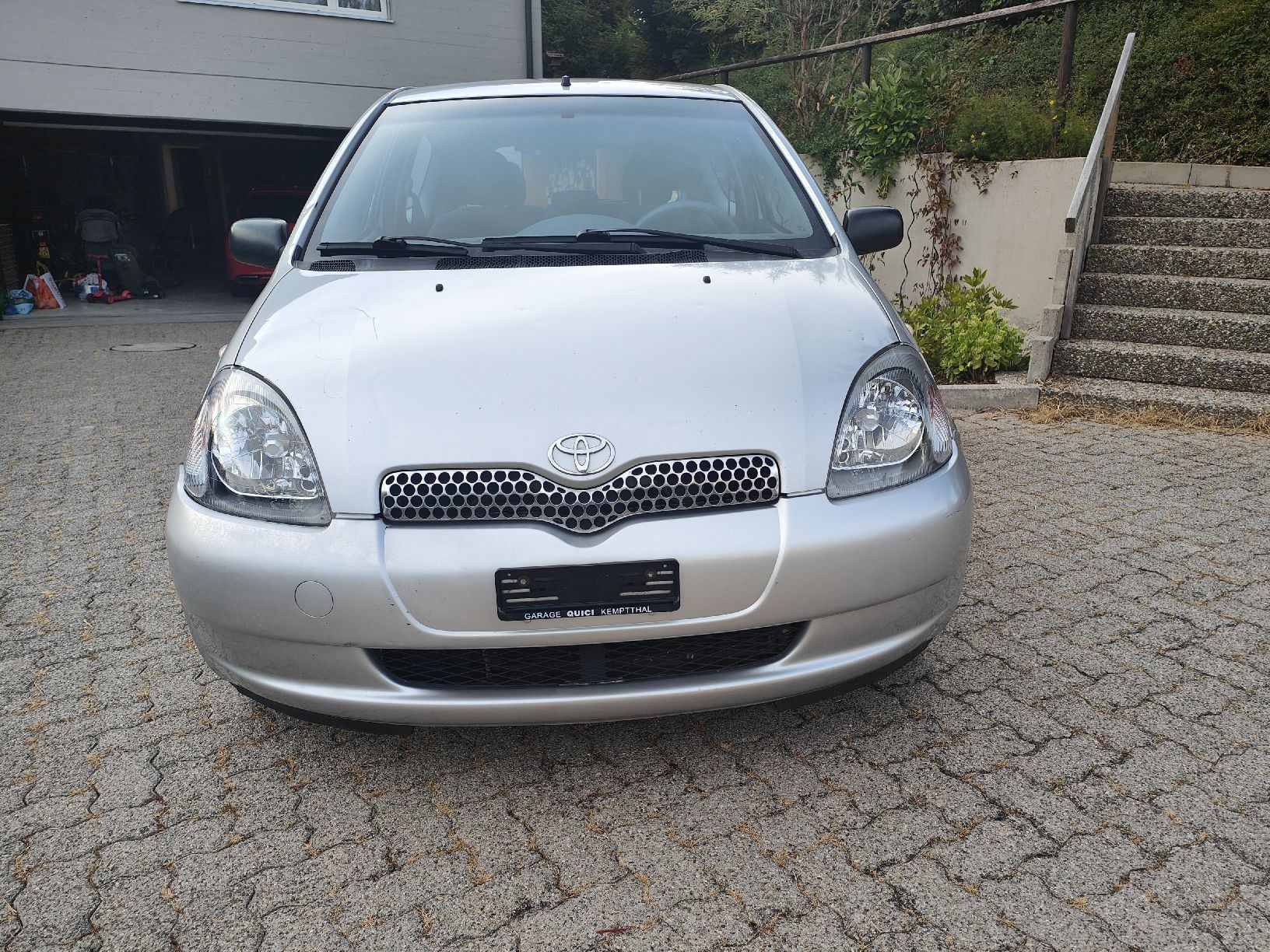 Toyota Autos: Toyota Yaris 1,3 – Gebraucht aus brütten von ford6600 2