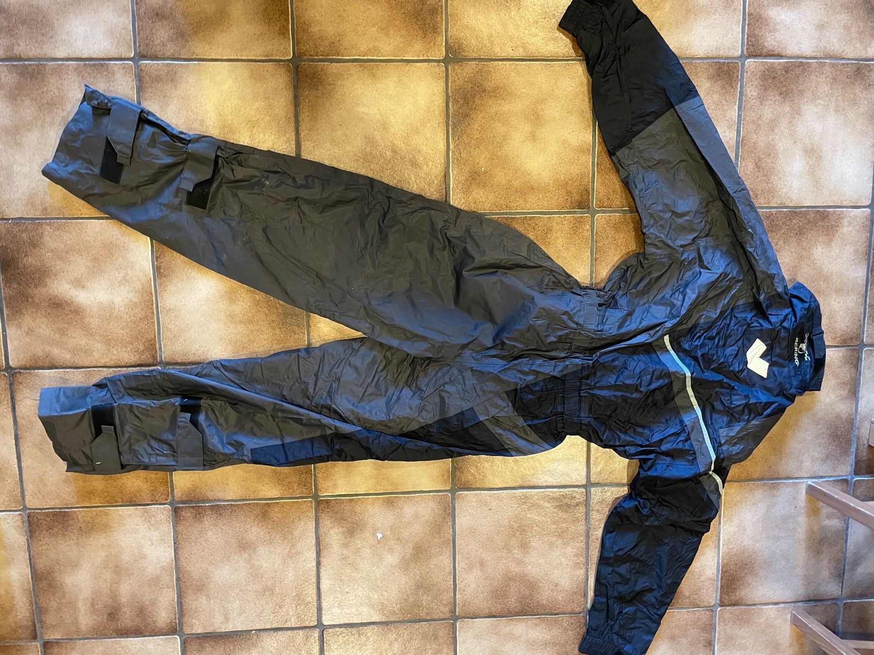 Lotti di vestiti: Combinaison pluie moto – Usato da Grattavache venduto da Benterra 4