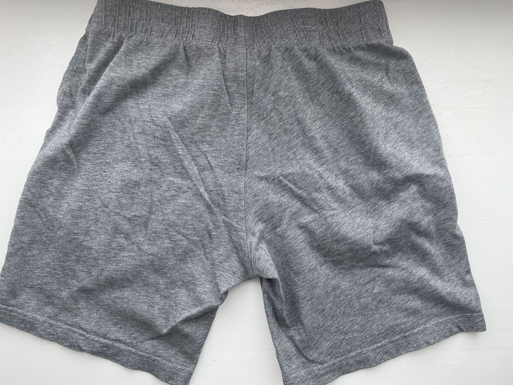 Nike Pantaloni: Short Nike gris – Usato da Court venduto da Style_ambre 4