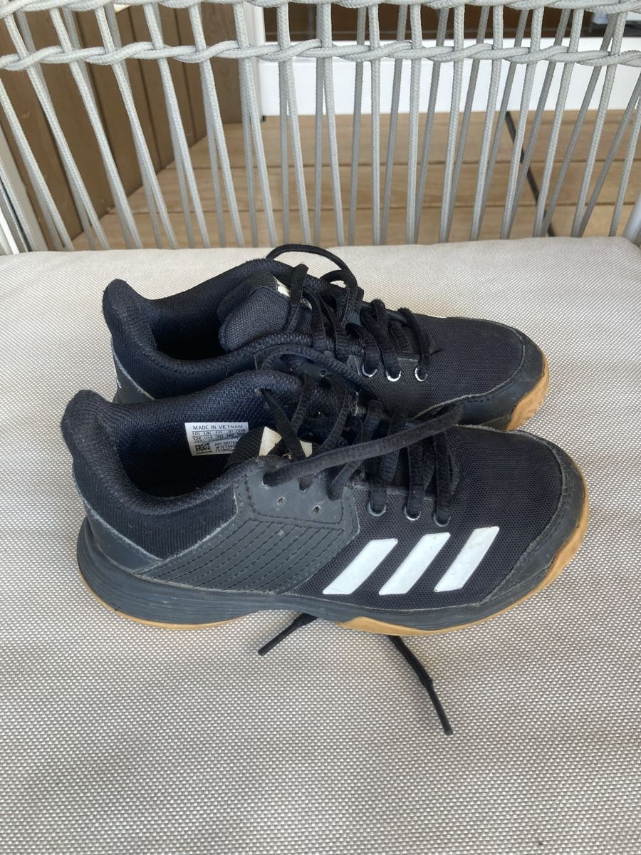 Adidas Scarpe per ragazzi: Adidas Hallenschuh Gr 30 – Usato da Walchwil venduto da LJS1982