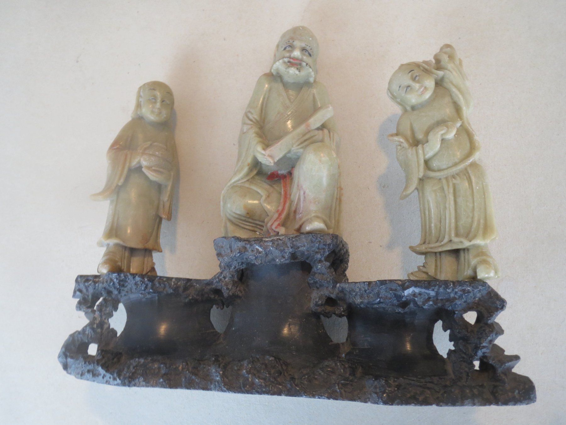 Sculture & Statue: Antike Speckstein Figuren, China, handgeschnitzt. – Usato da Tagelswangen venduto da Miski