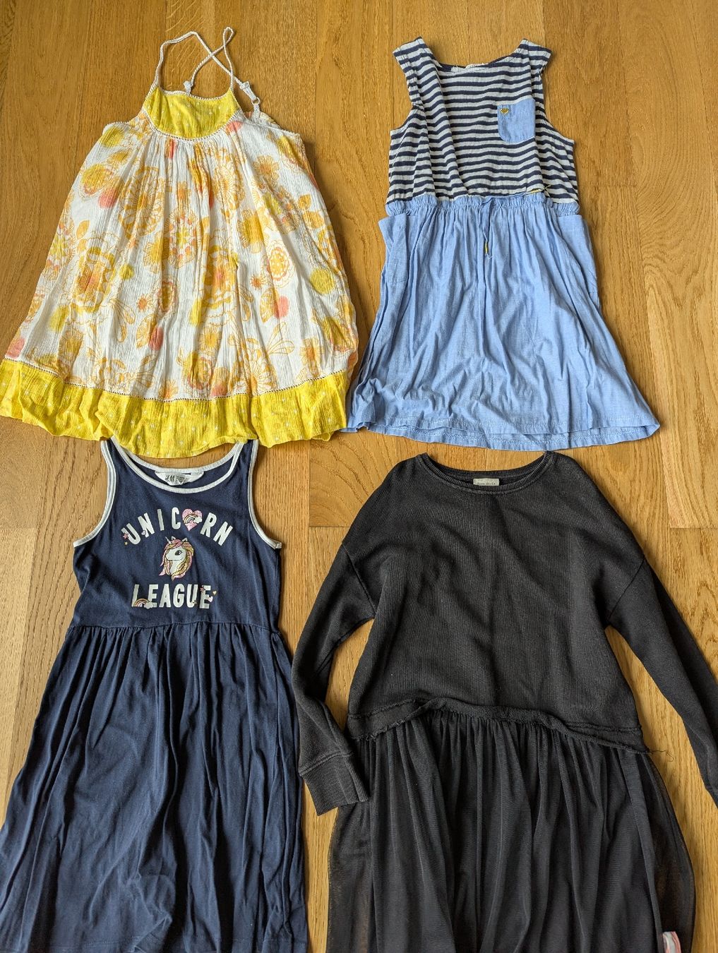 Lotti & Set di vestiti: XL Kleiderpaket Grösse 110 - 116 – Usato da Wallisellen venduto da Taurusit 4
