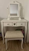 GRATIS White Dressing Table + Stool