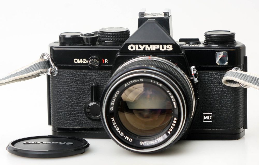 Olympus OM2n + 50mm F1.8 + winder Fotocamera reflex a obiettivo singolo