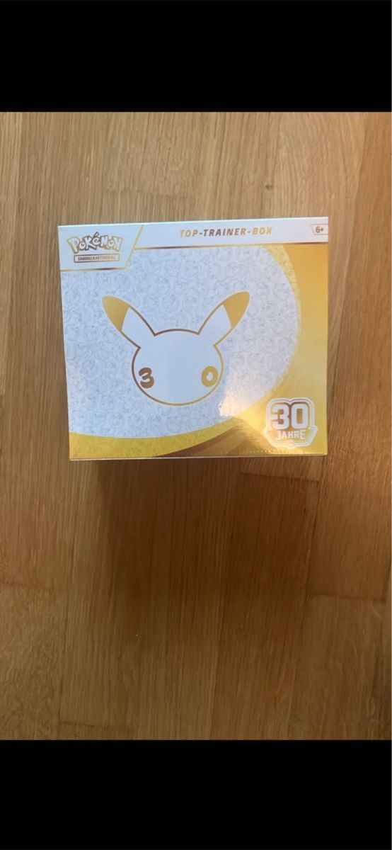 Pokémon Giocattoli: 30th anniversary ETB Deutsch – Nuovo e nell'imballaggio originale da Bäch SZ venduto da poo_h5p2