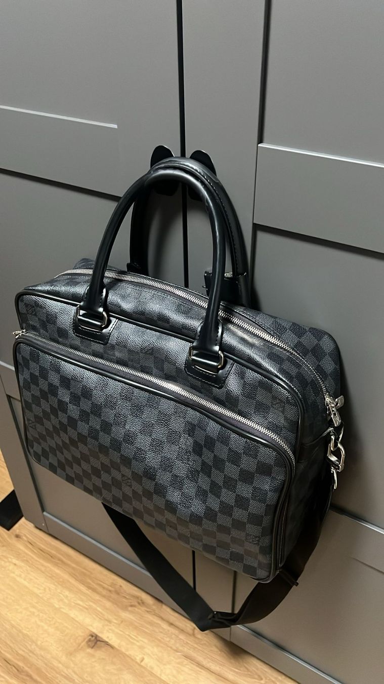 Louis Vuitton Valigie & Borse: Louis Vuitton Icare Laptop Bag Damier Graphite – Usato da Mägenwil venduto da ele_cd7w 2