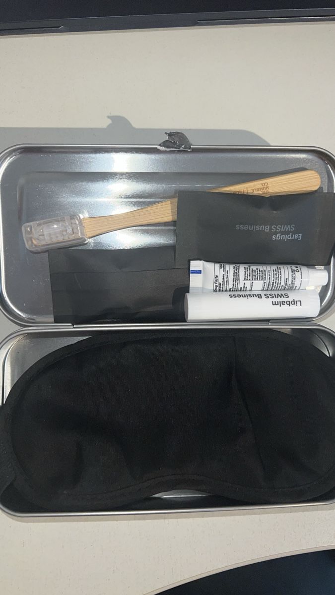 Custodie per cosmetici: SWISS BUSINESCLASS SET VIKTOR INOX AB FR.1.- – Nuovo e nell'imballaggio originale da Zürich venduto da sepp69 1