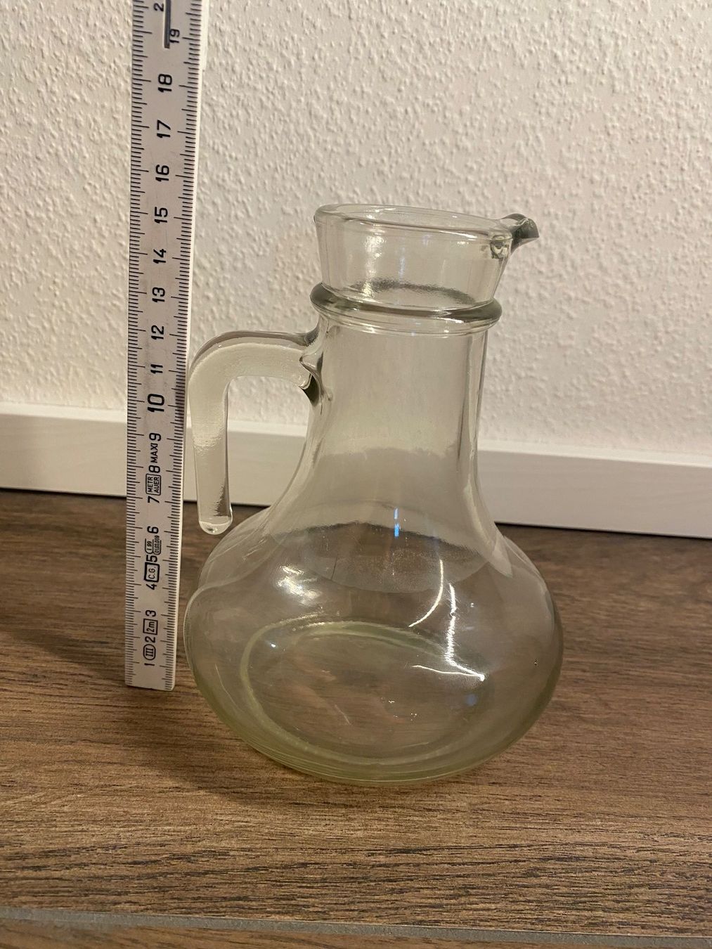 Karaffen: Glaskrug / Karaffe klein 15 cm hoch – Gebraucht aus Pratteln von a23_j2gs 8