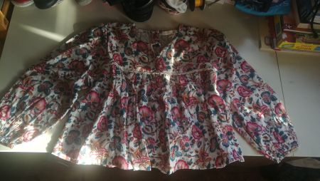 Wunderschöne Bluse für Mädchen 10J / Praktisch NEU!!!