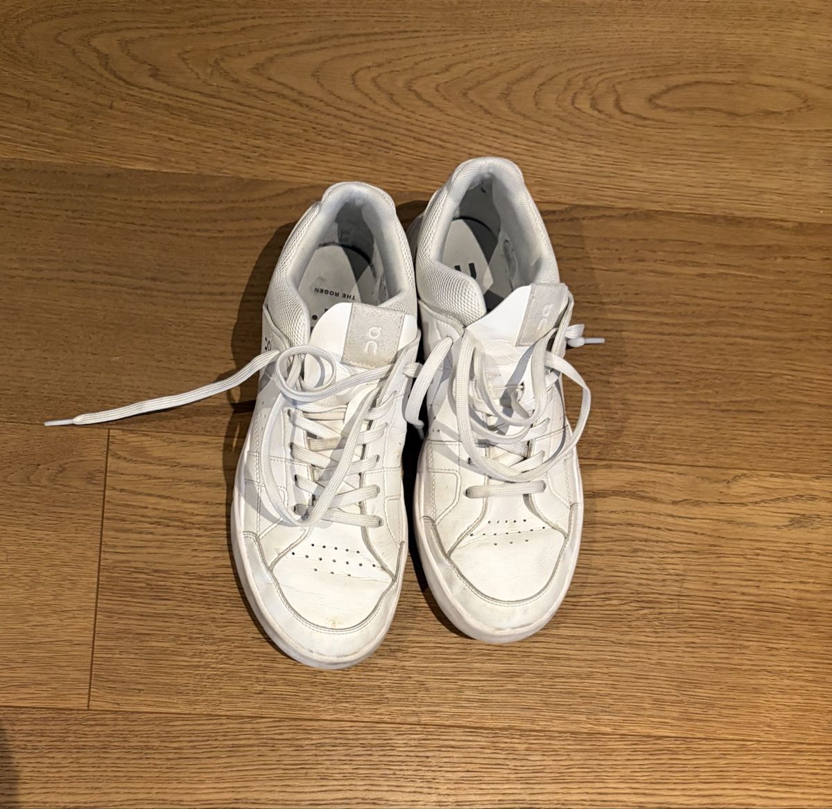 On Scarpe da uomo: On Roger White – Usato da Zürich venduto da skikki78