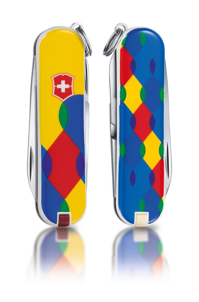 Victorinox Coltelli tascabile: Victorinox Classic Limited Edition 2012 Yustaposed – Nuovo (secondo la descrizione) da St. Margrethen SG venduto da vista23 1