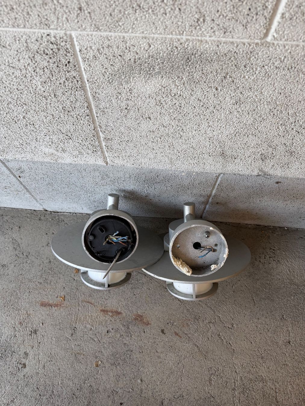 Lampes: Zwei identische Aussenleuchten, silber – D'occasion à Winterthur par Christianpunkts 3