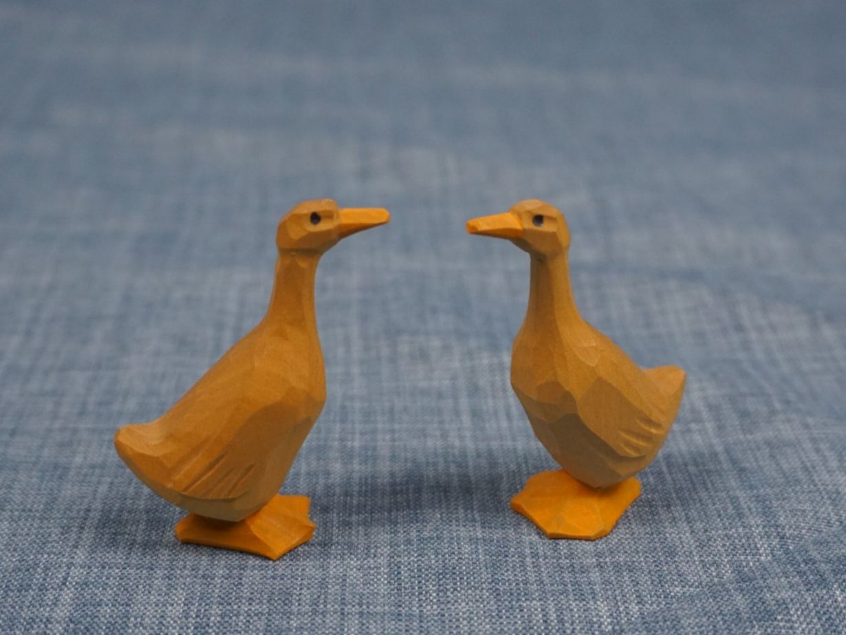 Statuette: Enten aus Holz handgeschnitzt – Nuovo (secondo la descrizione) da Diessbach b. Büren venduto da Crocharry