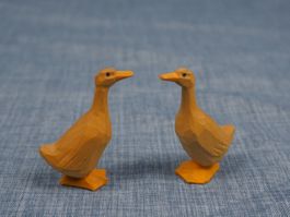 Enten aus Holz handgeschnitzt