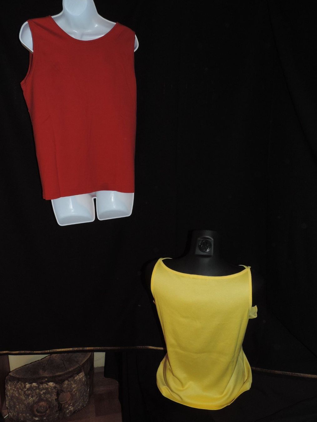 Lotti di vestiti: 2 débardeurs jaune rouge coton – Usato da Genève venduto da Axelle333 6