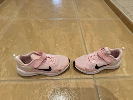 Nike Hallen Turnschuhe, 31.5