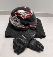 Motorradhelm ISS und Handschuhe Leder.