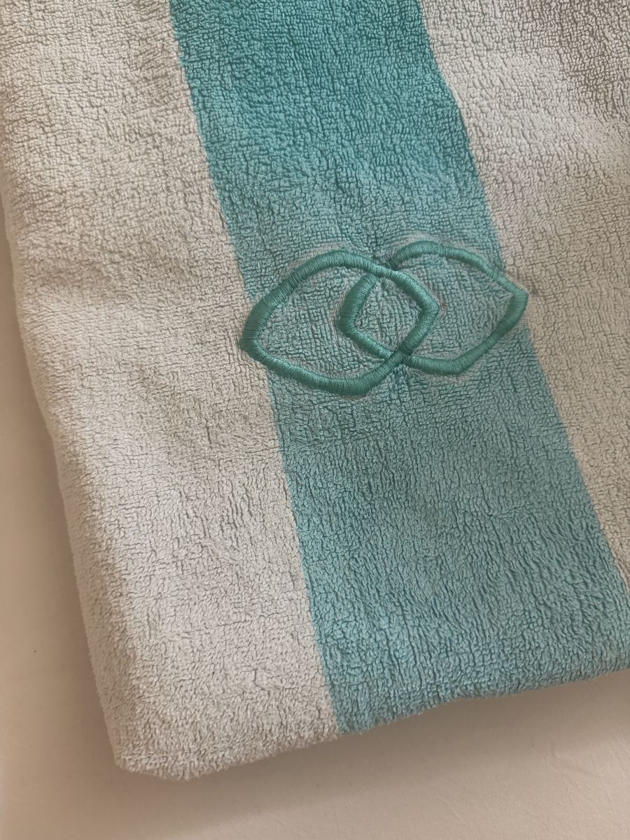Teli da bagno: Serviette de plage / linge Hotel Sofitel rayée turquoise – Usato da Lausanne venduto da Stephaniesdressing 1