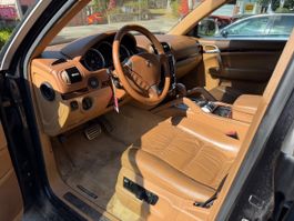 Porsche Cayenne Turbo (4.5| V8 mit 450 PS 