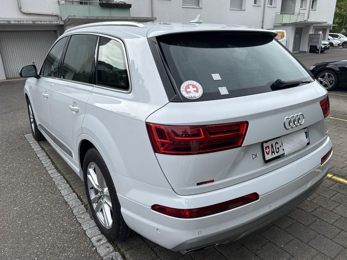 Audi Automobili: Audi Q7 3.0 tdi – Usato da Neuenhof venduto da Csercsitsgabi 3