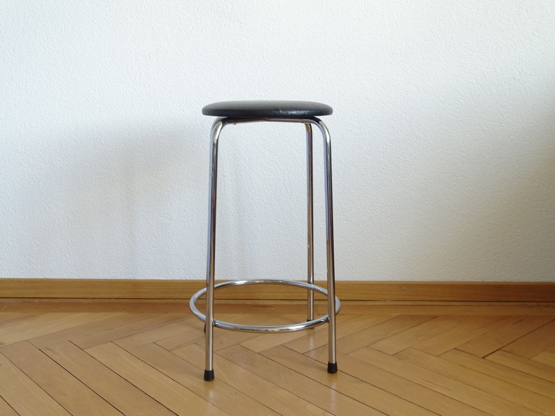 Sgabelli: Vintage Hocker Chrom rund schwarz – Usato da Solothurn venduto da hli_n69n 4