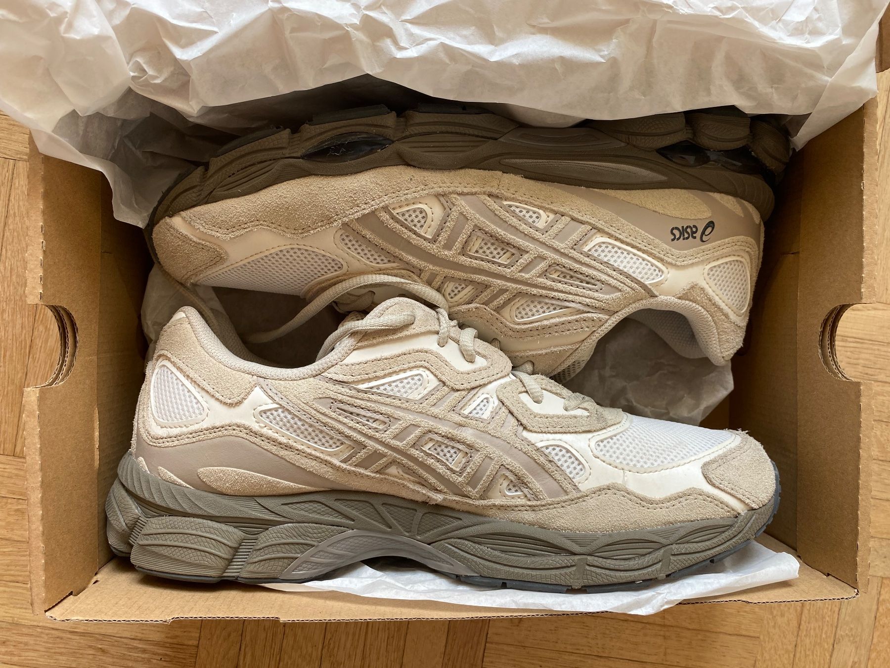Asics Herrenschuhe: Asics Gel-Nyc Sneaker Gr. 44 neu – Neu und originalverpackt aus Bern von kat_d9p5 1