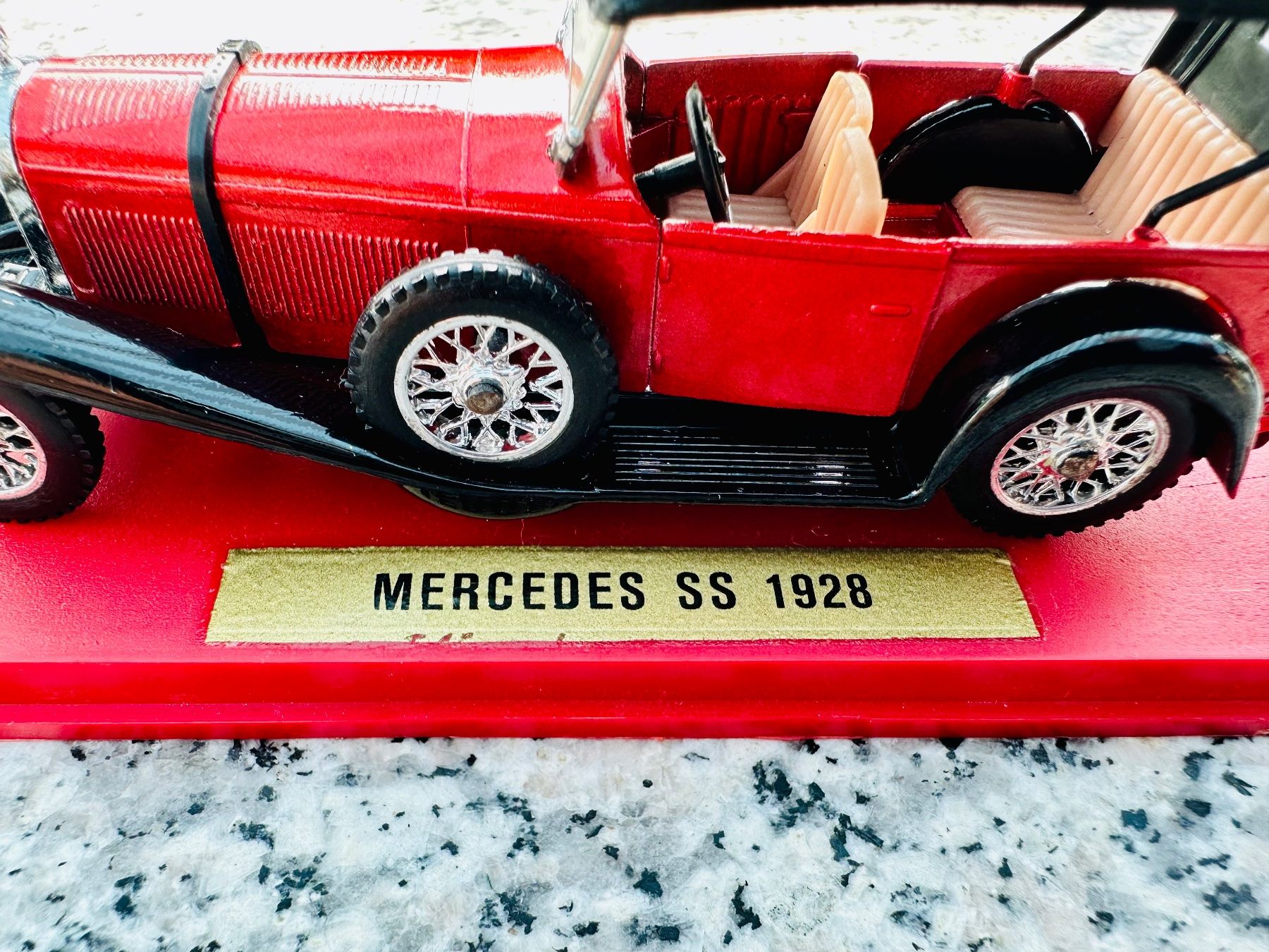 Mercedes-Benz Modellini d'auto: Modellauto Mercedes SS 1928, 1:43, rot – Usato da Wallbach venduto da paxnic 1