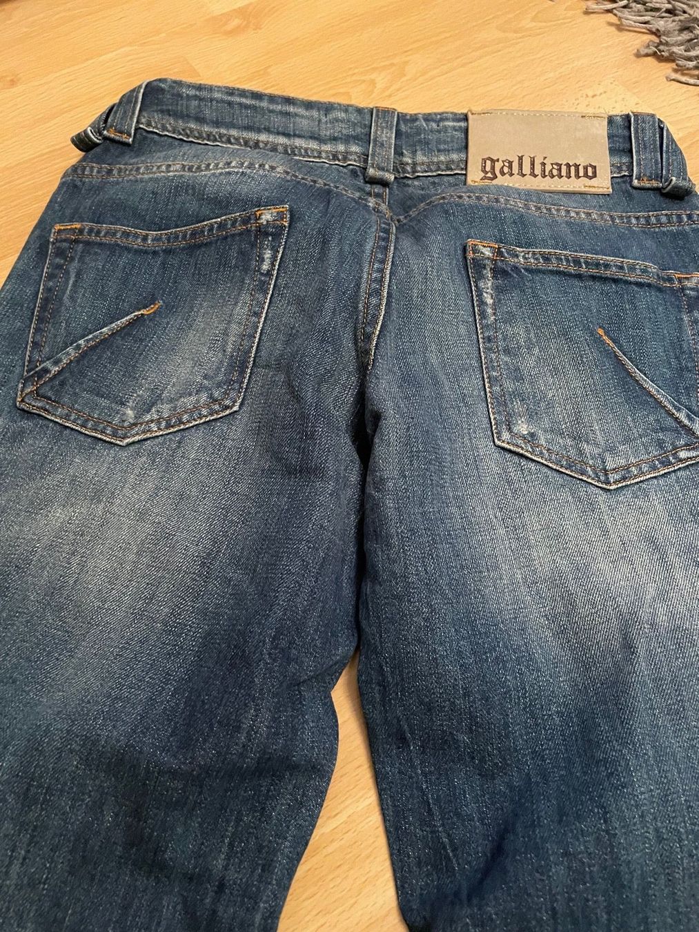 Jeans: Galliano Damenjeans 24/38 – Nuovo (secondo la descrizione) da Gossau ZH venduto da SistersBeauty 6