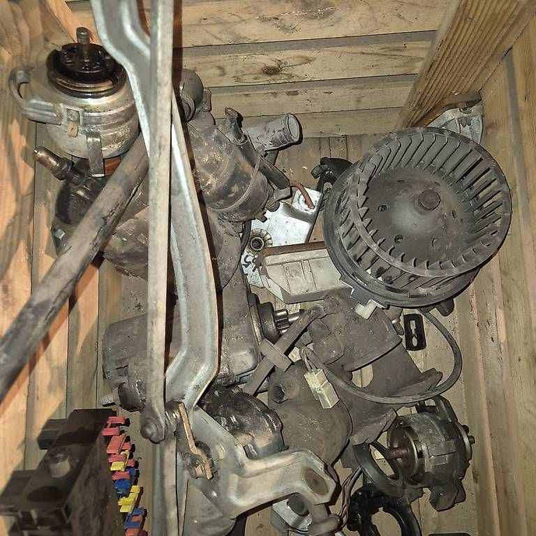 Toutes les pièces auto: vw Golf 1 und 2 Teile – D'occasion à Münchwilen TG par Gearbox69 2