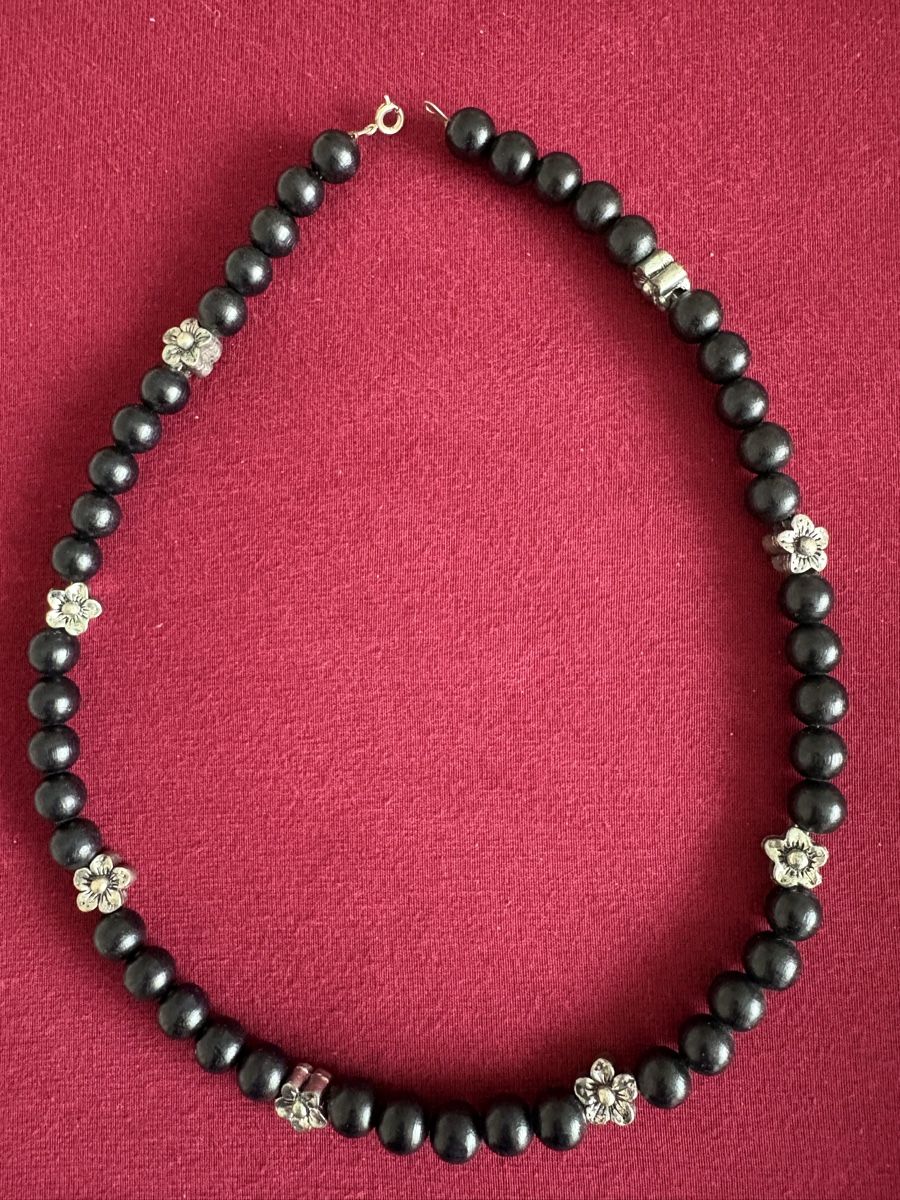 Catenine: Schöne Halskette mit Blumenmuster 🌸 – Usato da Zürich venduto da fioredivita