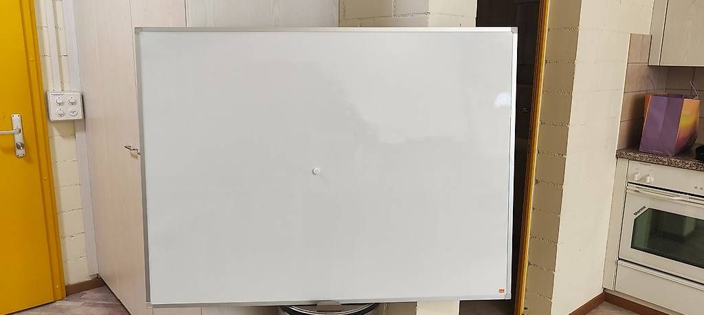 Lavagne: Whitebord 90x120cm – Usato da Muhen venduto da Hummingbird80