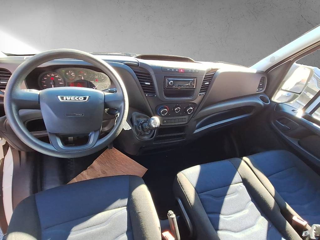 Nutzfahrzeuge: IVECO DAILY 2.3 35S14V HPI 136 – Gebraucht aus Coldrerio von ven_v7yp 7