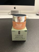 Neu! Clinique moisture surge SPF 25