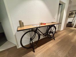 Design Konsole mit Fahrradgestell Vintage guter Zustand