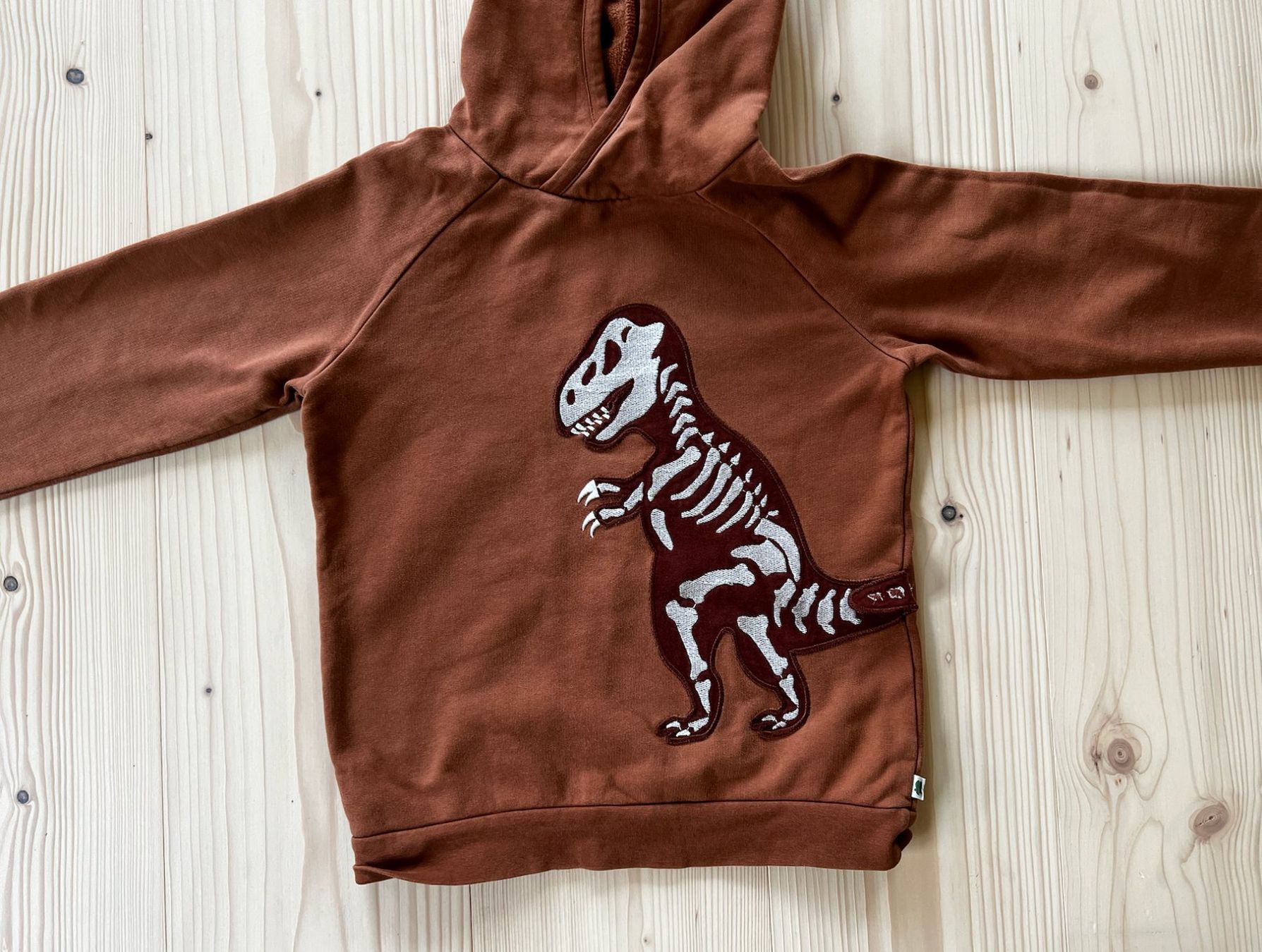 Maglioni & Felpe: Freds World Dinosaurier Kapuzenjacke/Pullover Gr.128 – Usato da Zürich venduto da normanprice 1