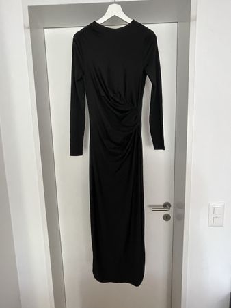 Elegantes schwarzes Kleid mit Raffung, Gr. s