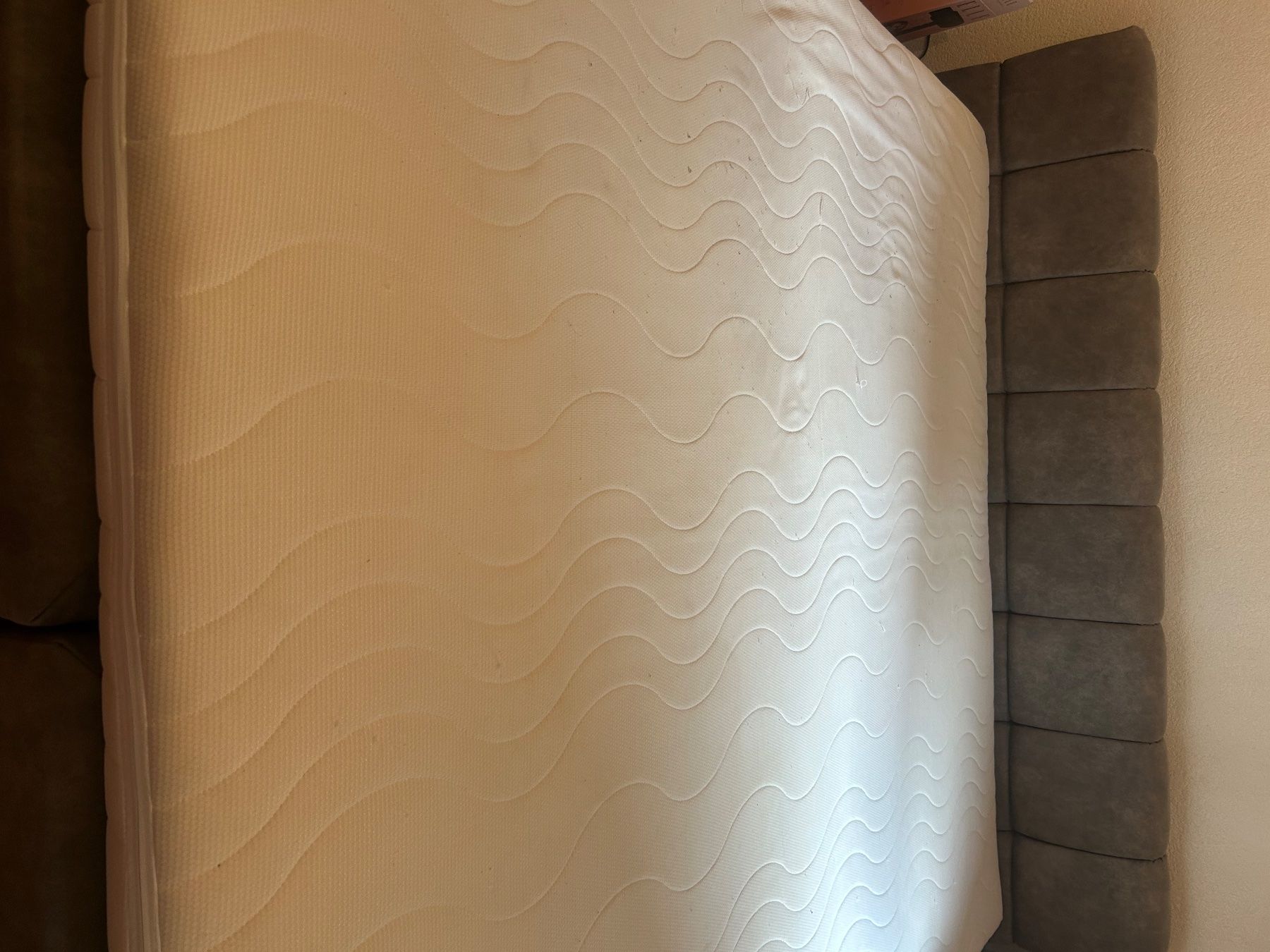 Letti: Lit box spring 180 x 200 – Usato da Genève venduto da dih_6sw8 1