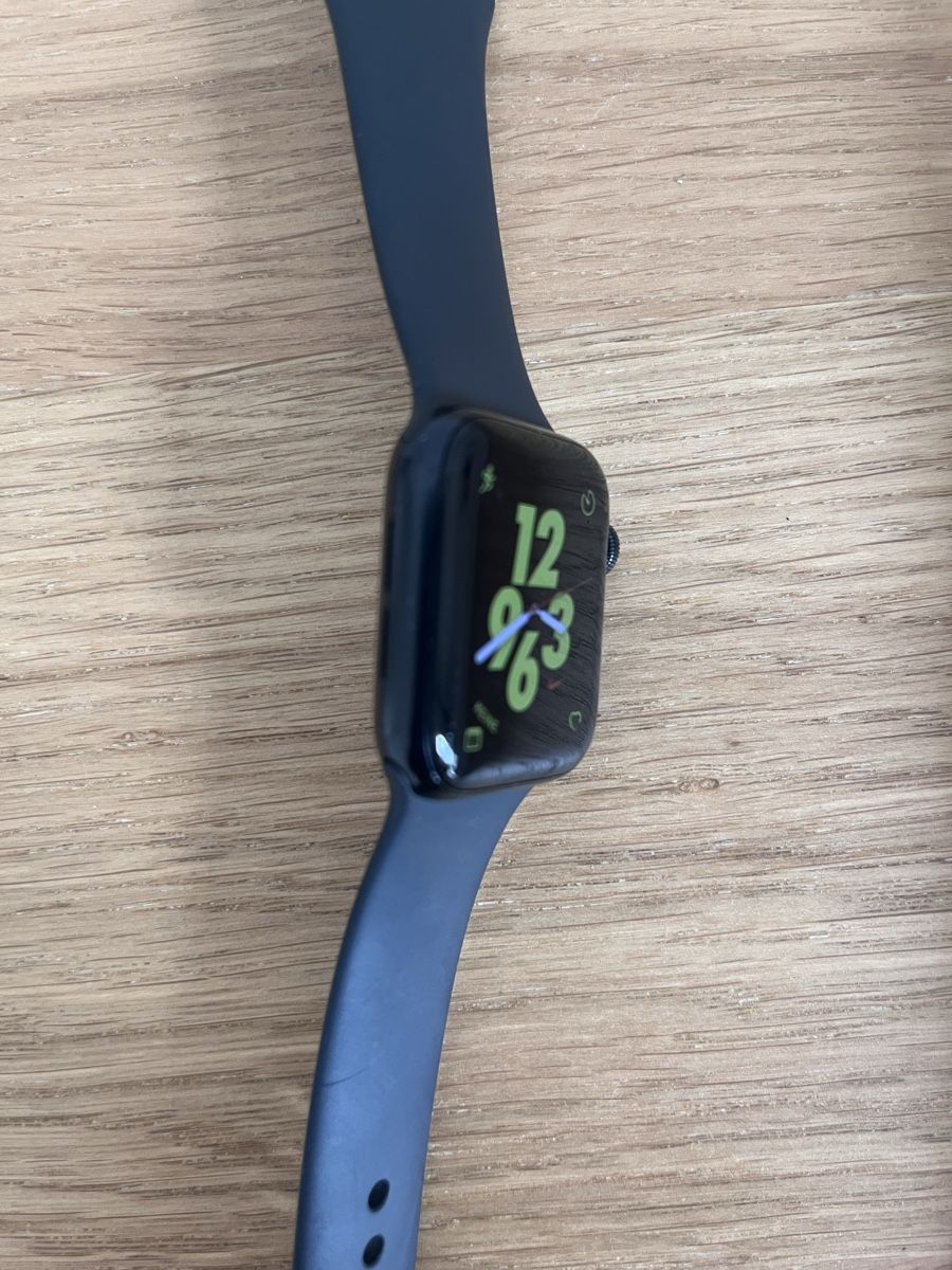 Apple Smartwatch: Apple Watch SE 2 – D'occasion à Ebnat-Kappel par eloknet3 3