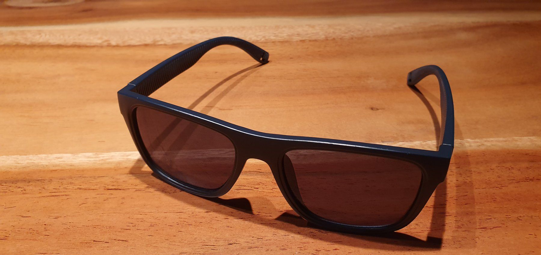 Lacoste Brillen & Gläser: Lacoste Sonnenbrille Original + Putztuch. – Gebraucht aus Zürich von Leica.C89 8