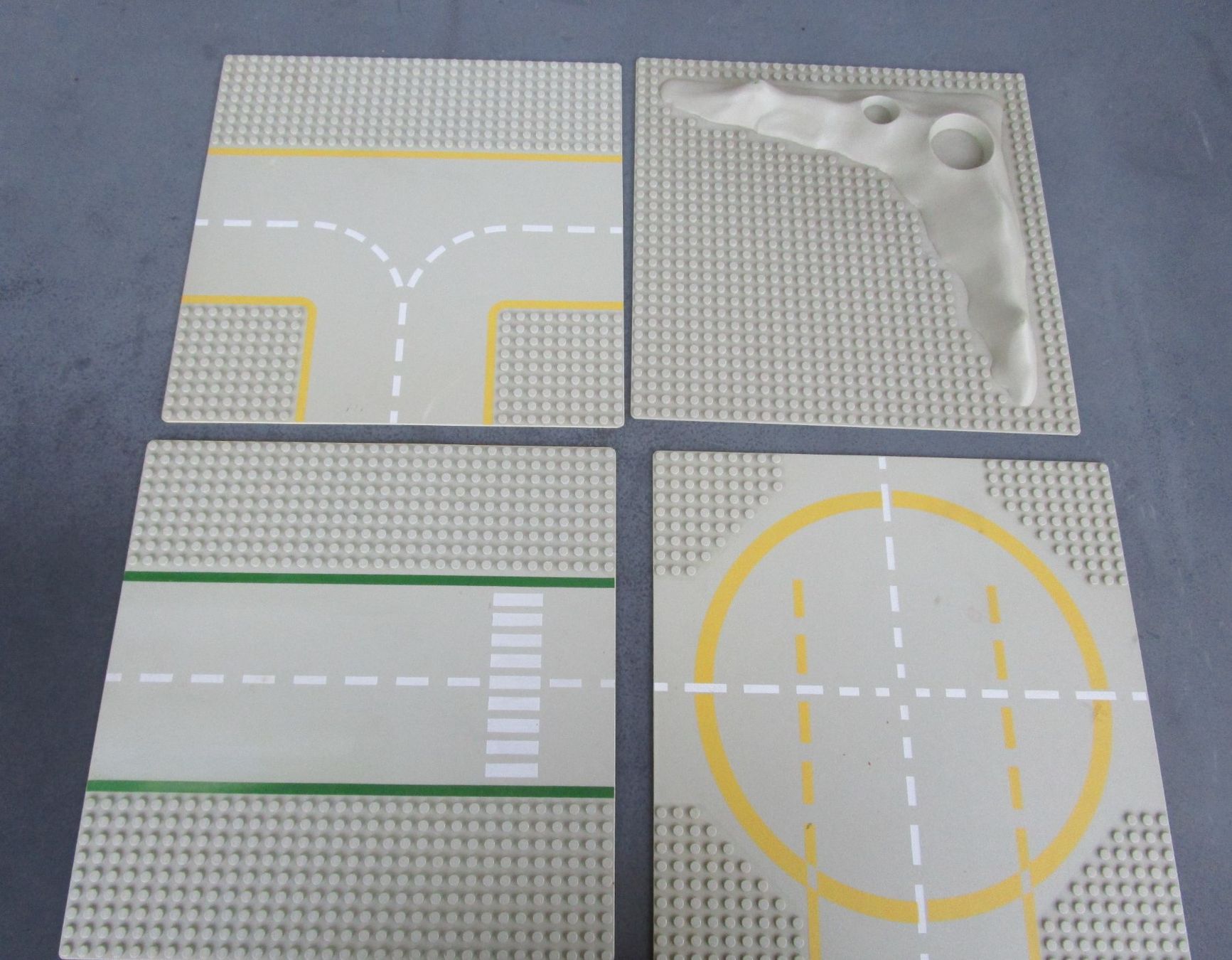 Lego Kit di costruzioni: LEGO Mond / Space Sets mit 4x Platten – Usato da Rapperswil SG venduto da Ralphy 9