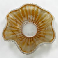 Joli vide-poche ancien de la maison Dugan, en opaline irisée