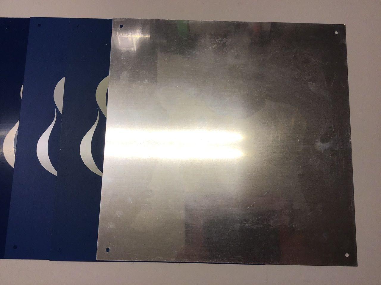 Insegne: Gebotsschild Raucher Zone Smoking Sign – Usato da Lichtensteig venduto da Babeli 2