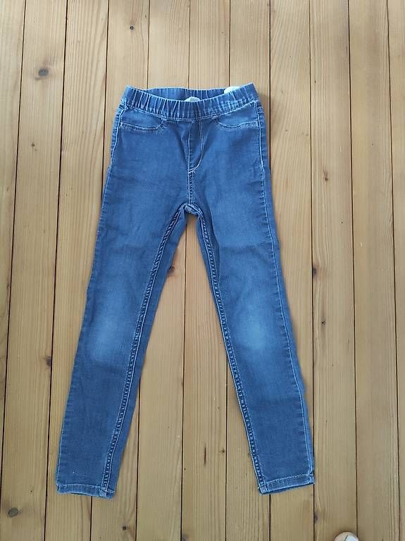 Pantaloni: Jeans Leggings Gr.116 und 122 – Usato da Zürich venduto da aendiiii
