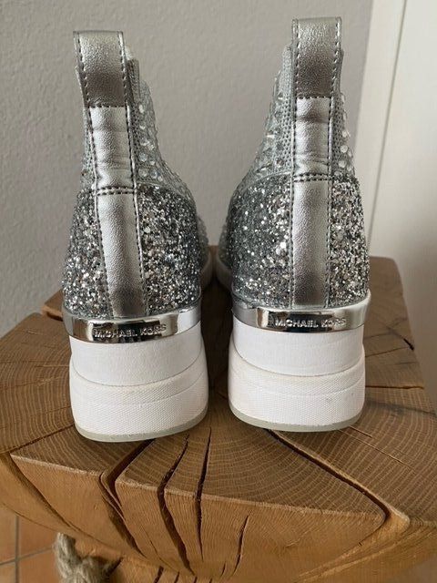 Michael Kors Damenschuhe: Michael Kors Sneakers - Skyler - Silbrig – Gebraucht aus Nuerensdorf von ghi_b7xs 1