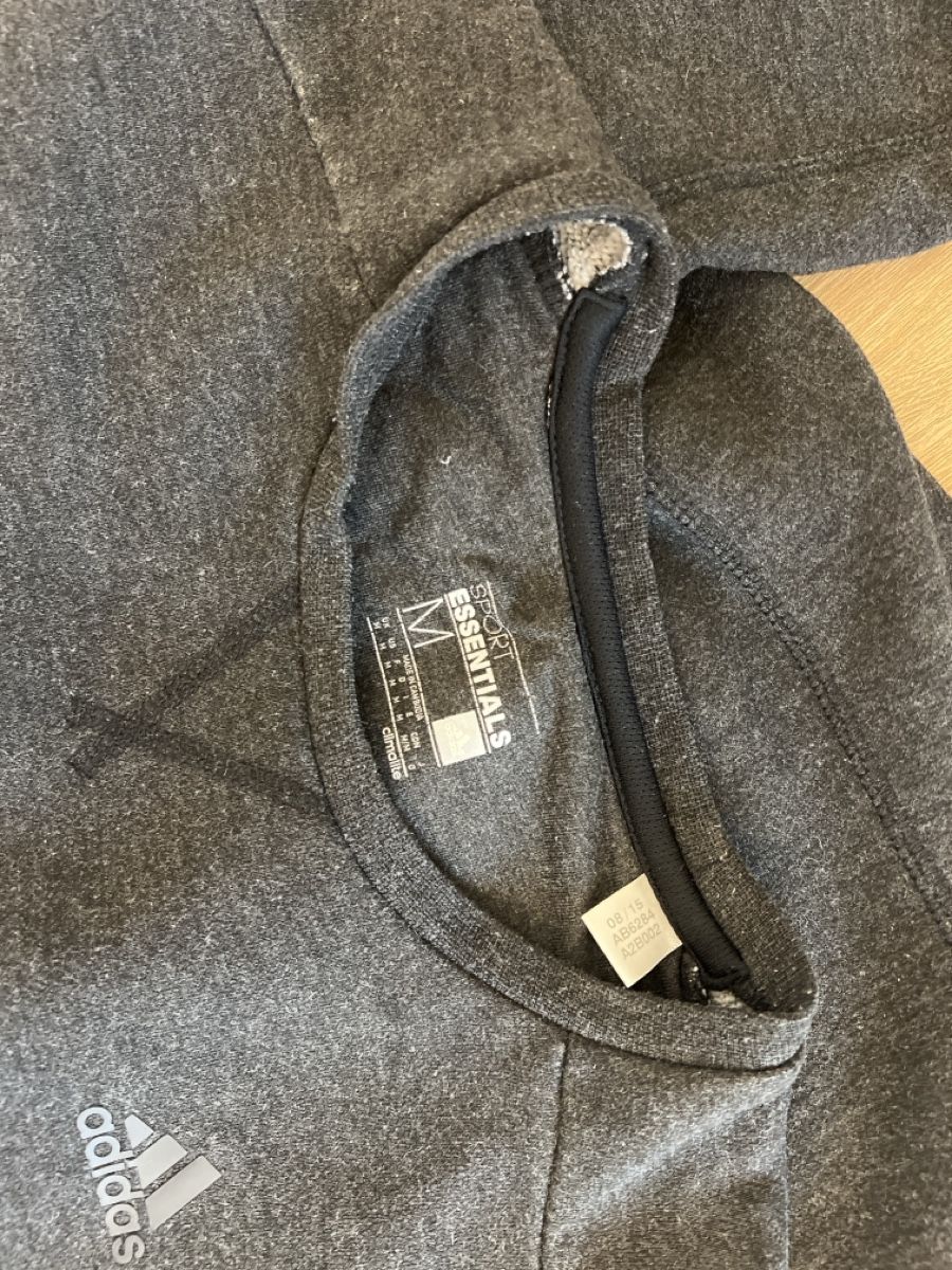 Adidas Pullover & Sweatshirts: Adidas Sport Essentials Pullover, Grösse M, Grau – Gebraucht aus Zürich von lisitsyna 2