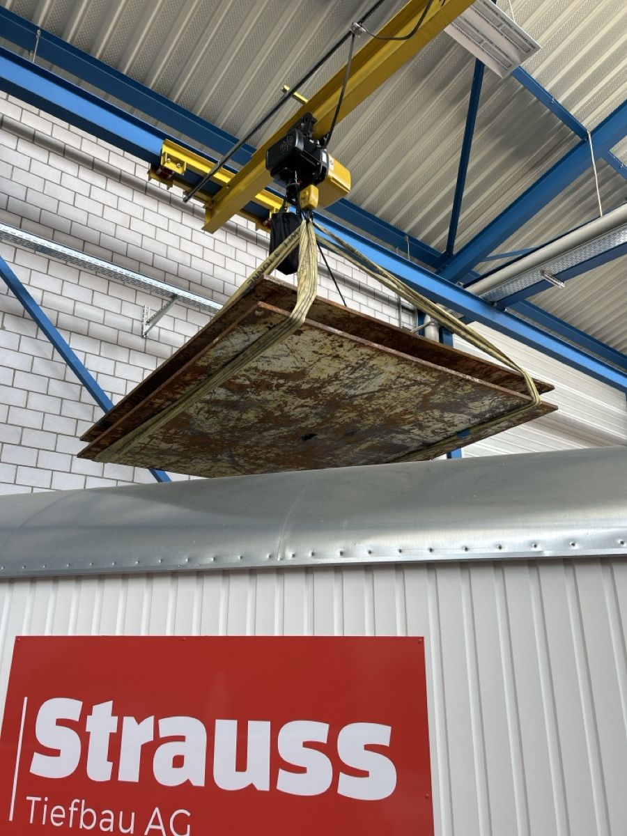 Servierplatten: Stahlplatten Panzerplatten Schwerlastplatten – Gebraucht aus Salmsach von Takeuchi_W395